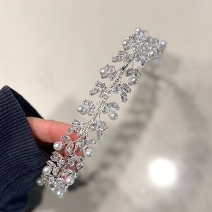 Sparkly Jeweled Adjustable Hair Vine